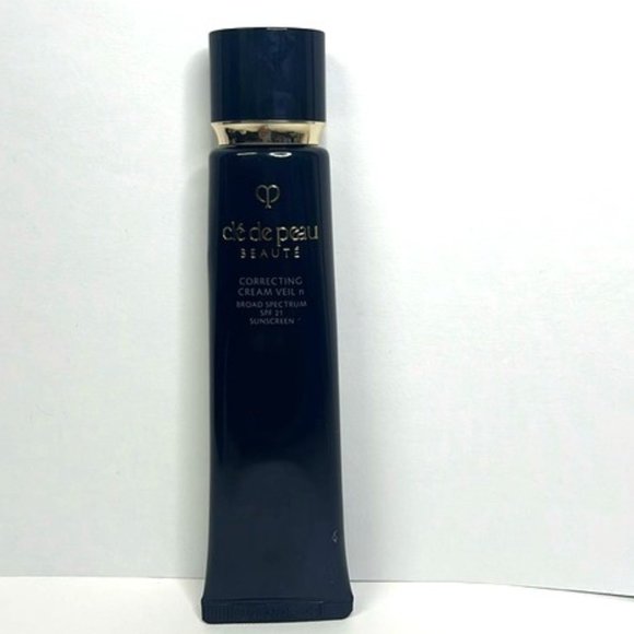 Cle de Peau Beauty correcting CVN